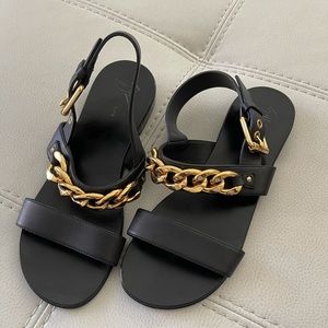 Giuseppe Zanotti Gold chain mens sandal. size 42
